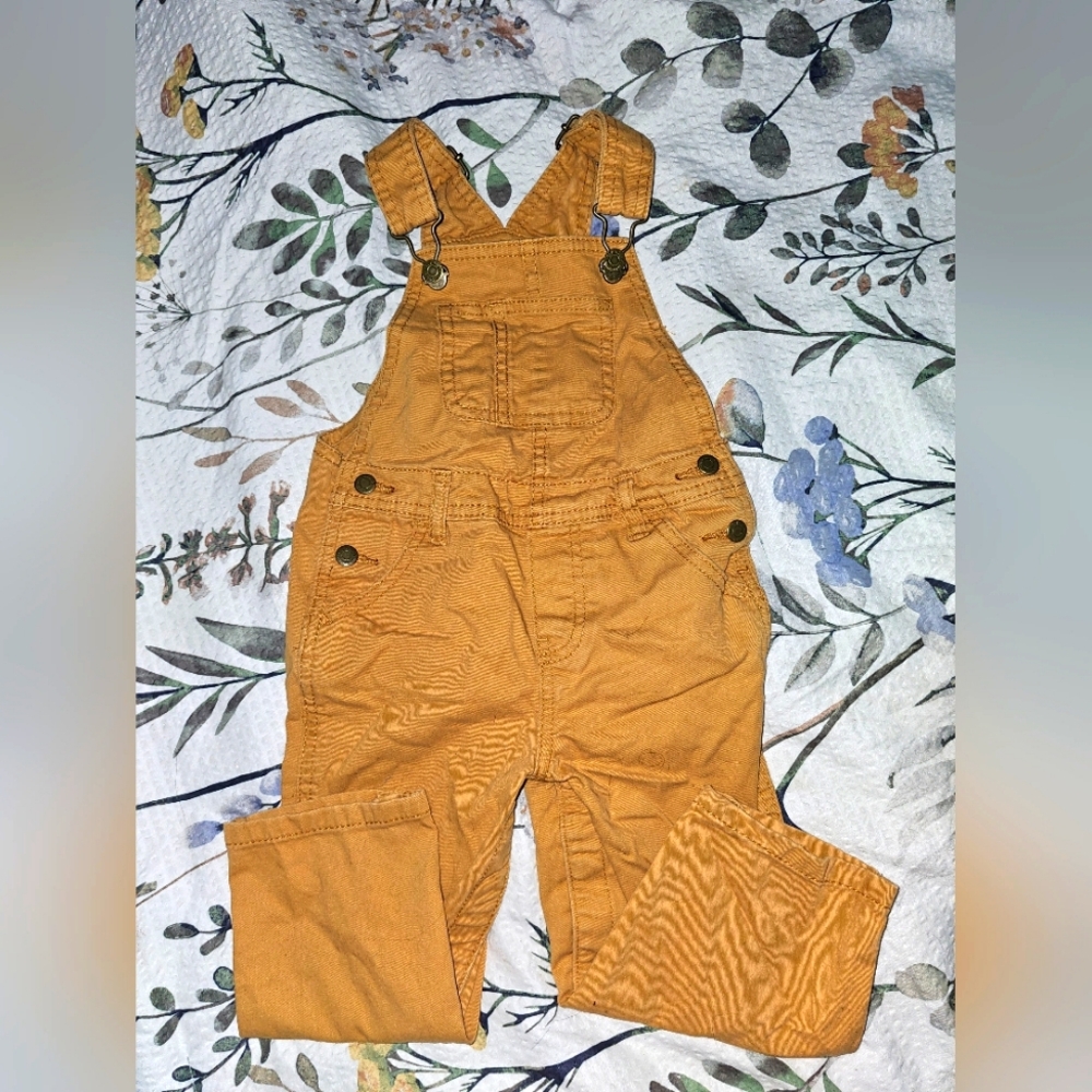 Old Navy Toddler overalls in Tan size 2T